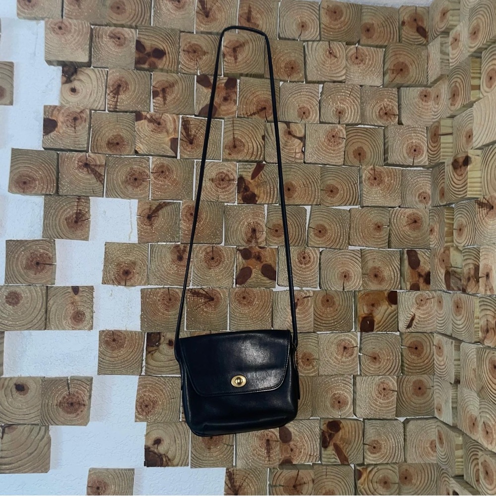 COACH Vintage Black Leather Crossbody Bag Purse Classic 202-09 Twist Lock - Picture 2 of 13